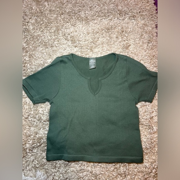 Green Short Sleeve Knit Top - Picture 1 of 3